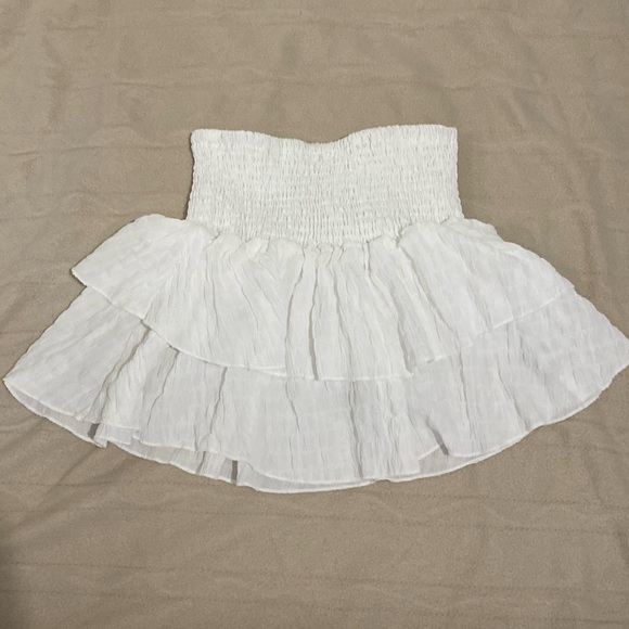 White skirt - Picture 1 of 1